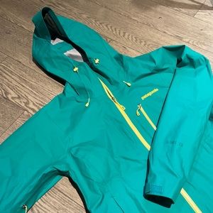 - Patagonia Women’s Calcite Jacket - Regen Green | Small |